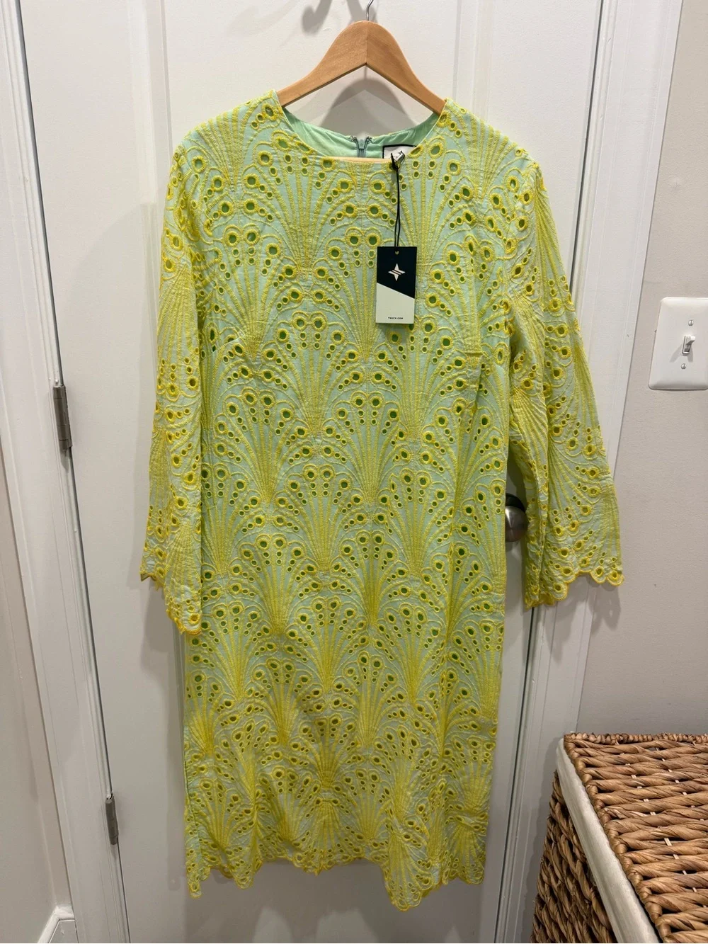 Tuckernuck Mint and Mimosa Eyelet Jamie Dress Sz XL - Picture 4 of 5